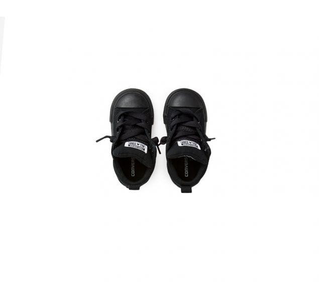 The Converse Chuck Taylor All Star Axel recasts the iconic original in a refreshed silhouette for a premium look and feel. A no-tie design lets kids slip them on andCONVERSE | TODDLER CHUCK TAYLOR ALL STAR AXEL MID