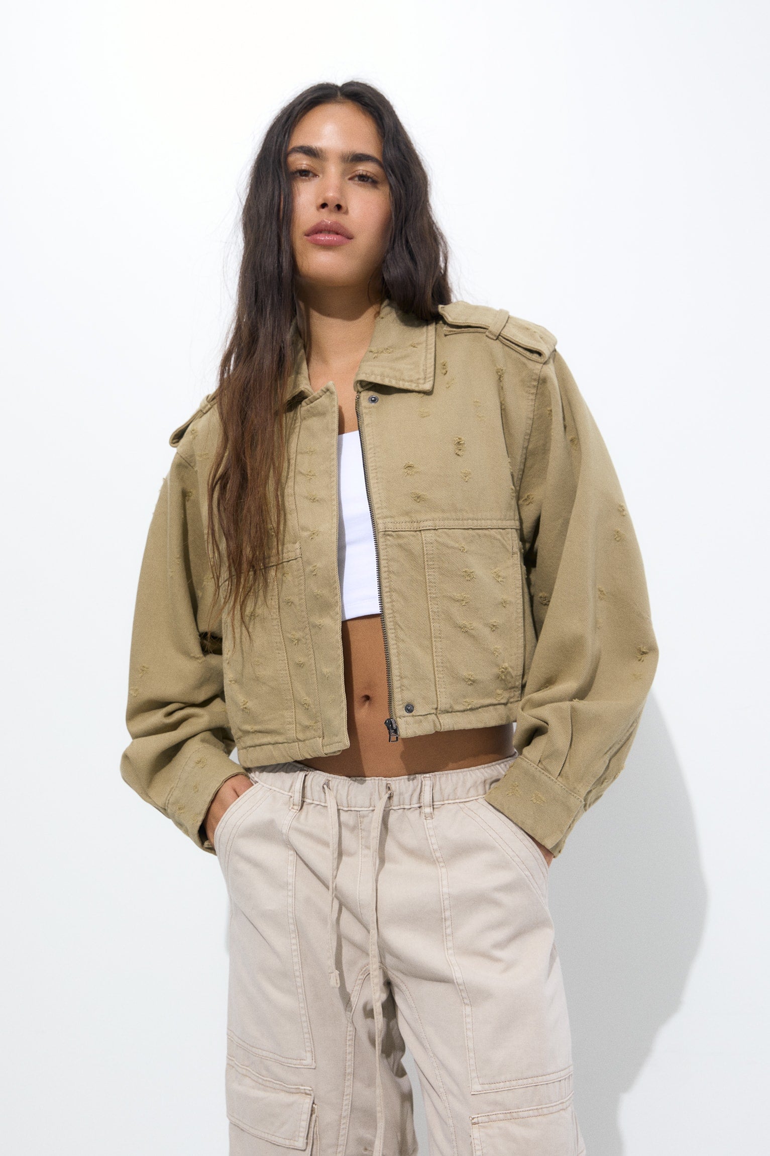 Cropped jacket with broken detail - Tapita Demo Store