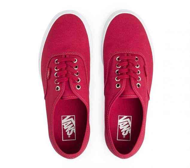 The forefather of the Vans family, the Vans Authentic was introduced in 1966 and nearly 4 decades later is still going strong, its popularity extending from the origVANS | AUTHENTIC | (MULTI EYELETS) | GRADIENT/CRIMSON