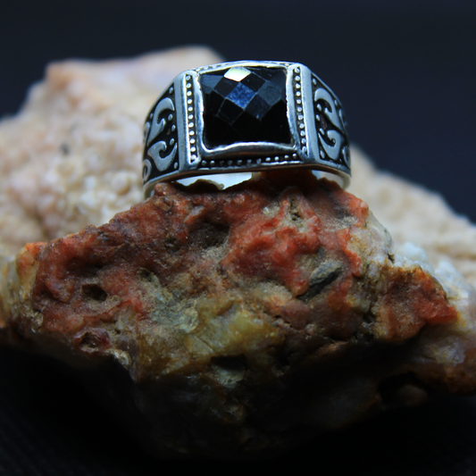 Ivy Peridot Ring - Tapita 